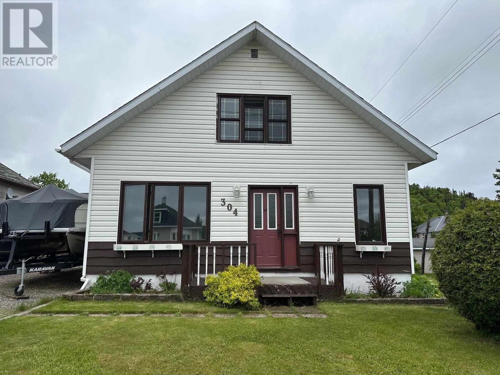 304 Erie St Property Photo 1