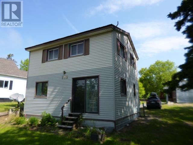 123 Fourth St Property Photo 1