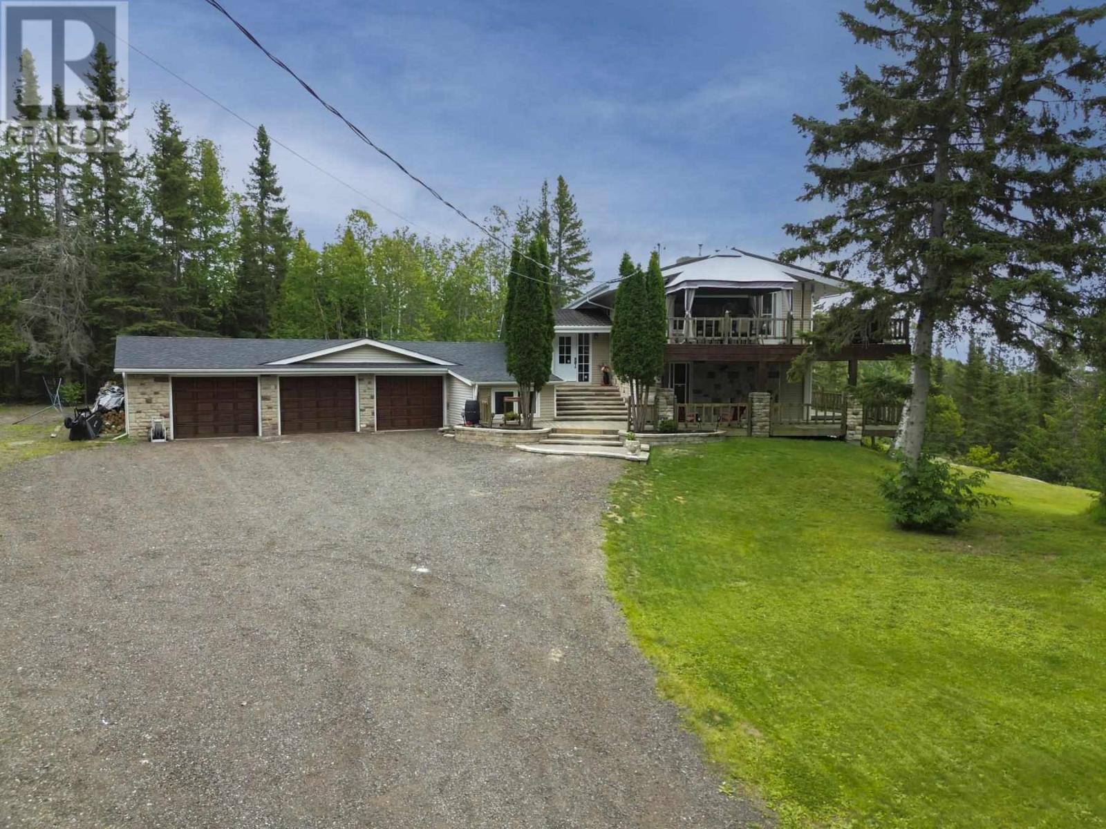 2040 Lakeshore Dr Property Photo 1