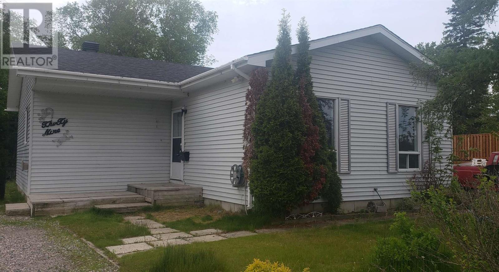 39 Poplar Ave Property Photo 1