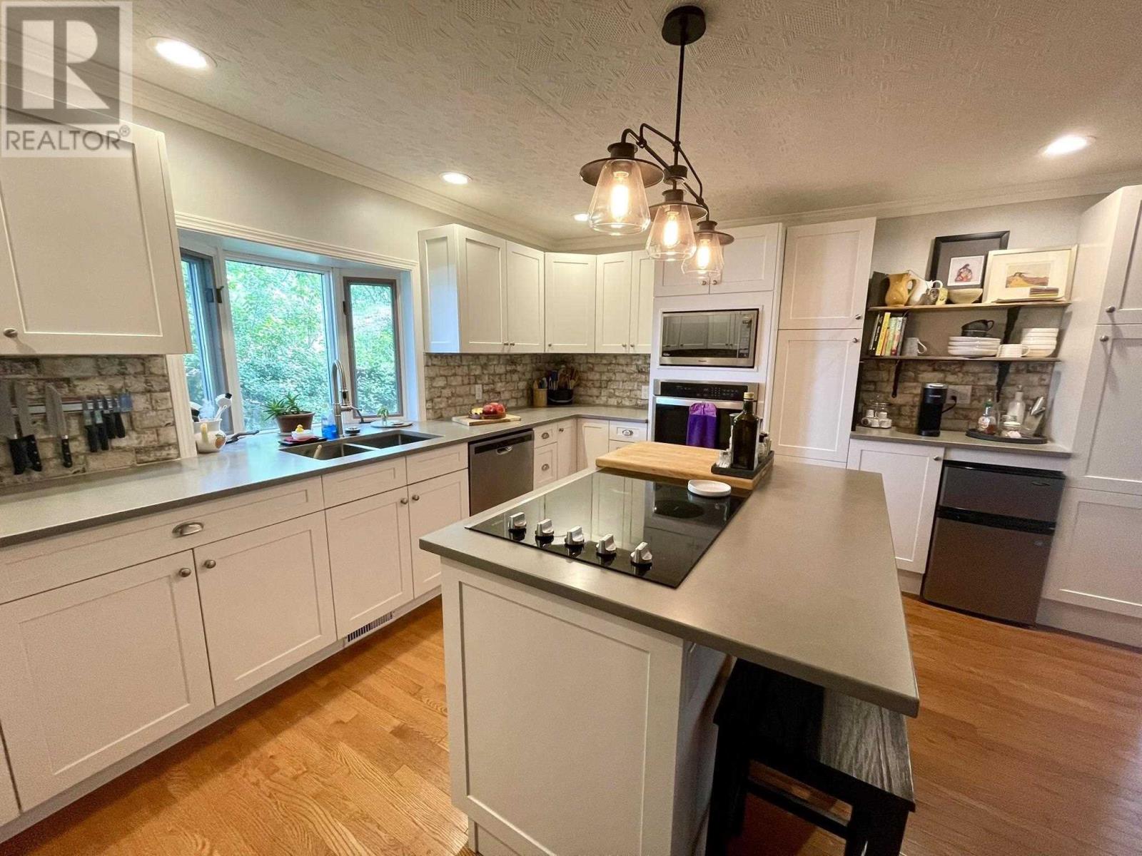 224 First West Bay Property Photo 15