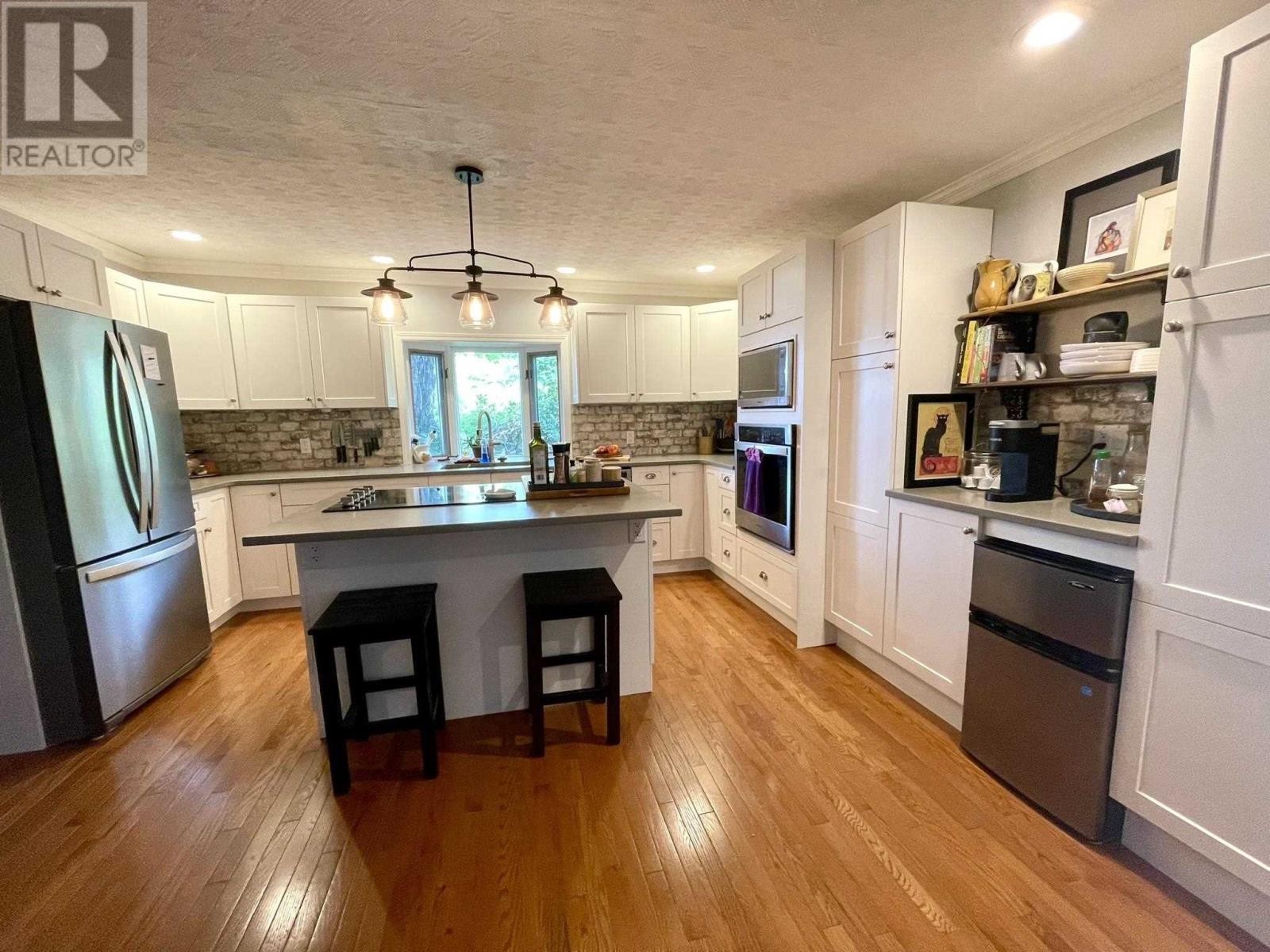 224 First West Bay Property Photo 16