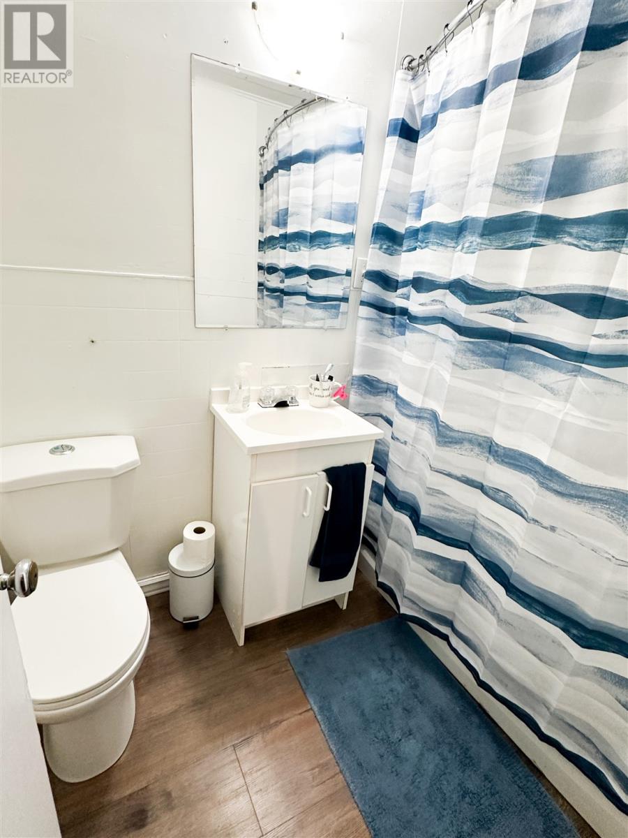 235 Howey St Property Photo 5