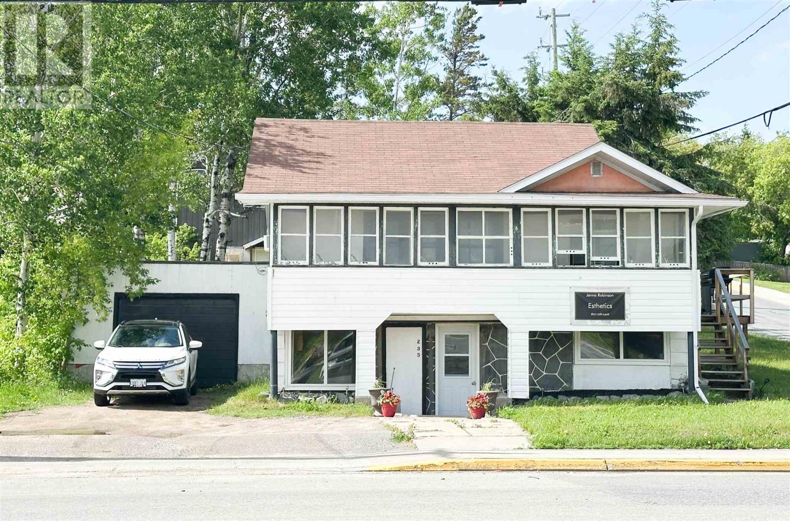 235 Howey St Property Photo 18