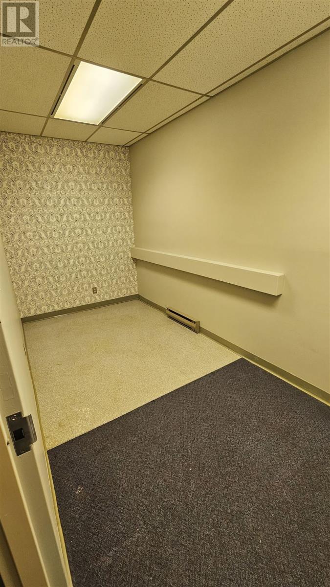 2 124 Frederica St E Property Photo 5