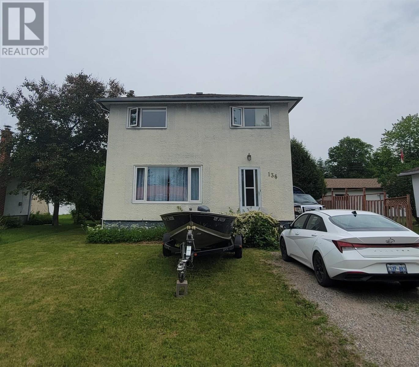 136 Pine Crescent Property Photo 1