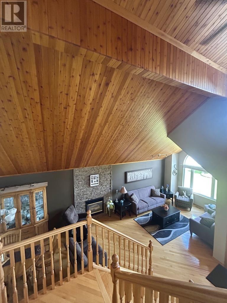 1712 Lyndy Pl N Property Photo 13