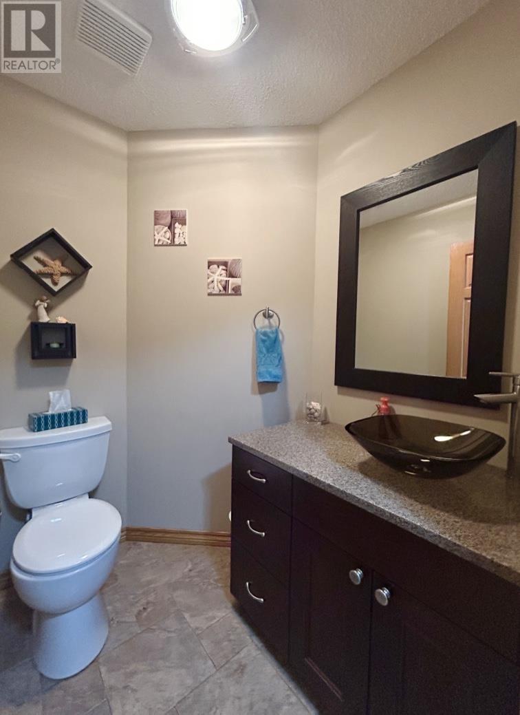 1712 Lyndy Pl N Property Photo 19