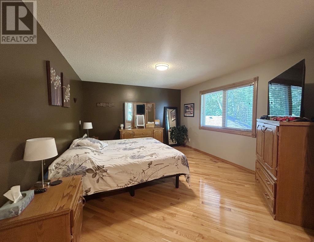 1712 Lyndy Pl N Property Photo 21