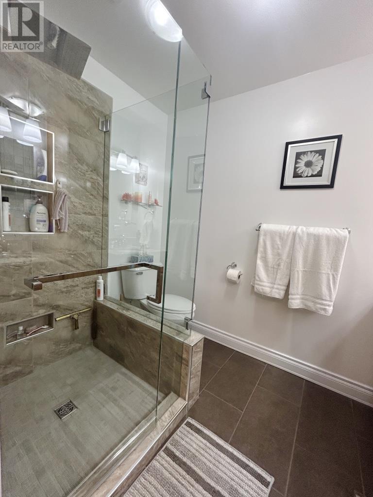 1712 Lyndy Pl N Property Photo 24