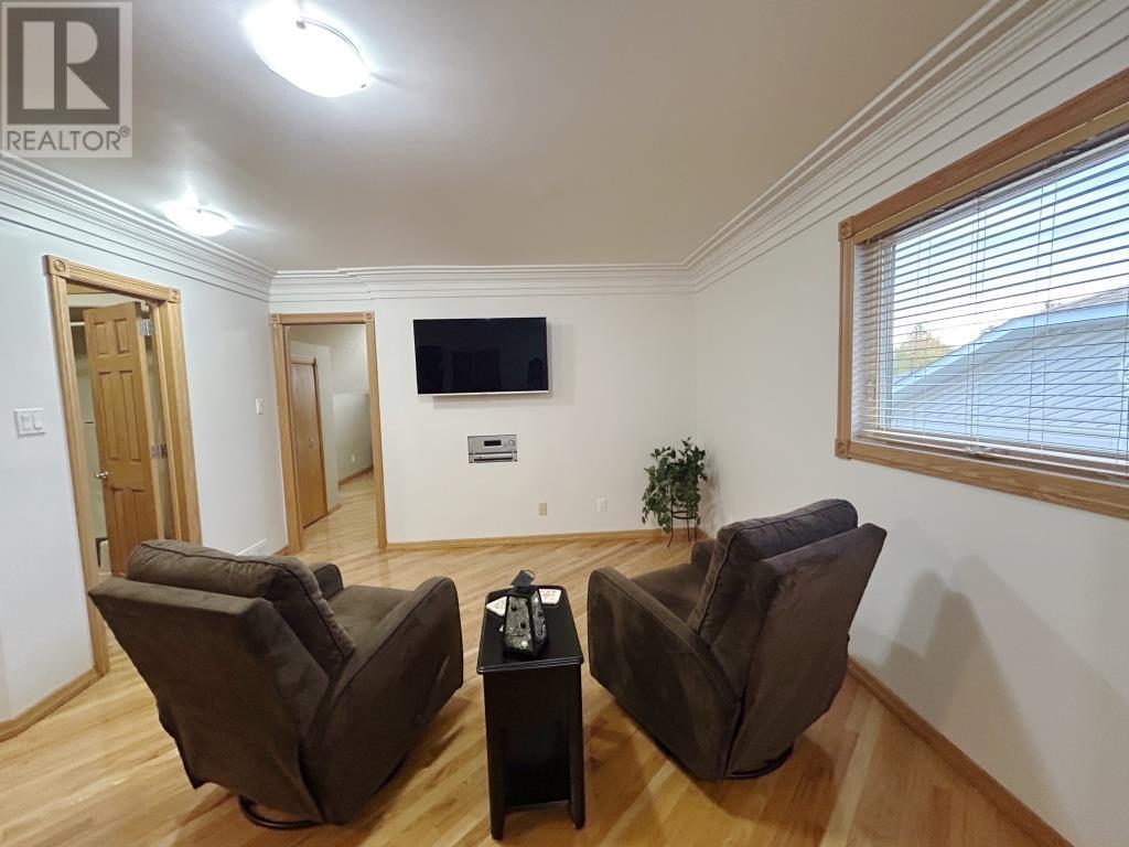 1712 Lyndy Pl N Property Photo 29