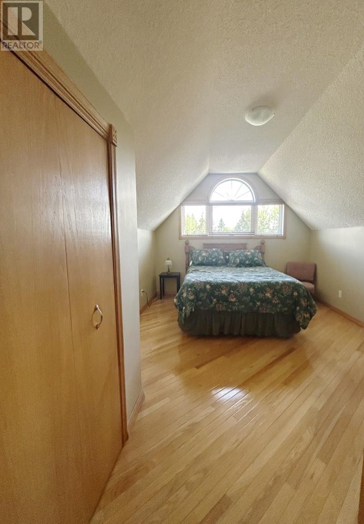 1712 Lyndy Pl N Property Photo 31