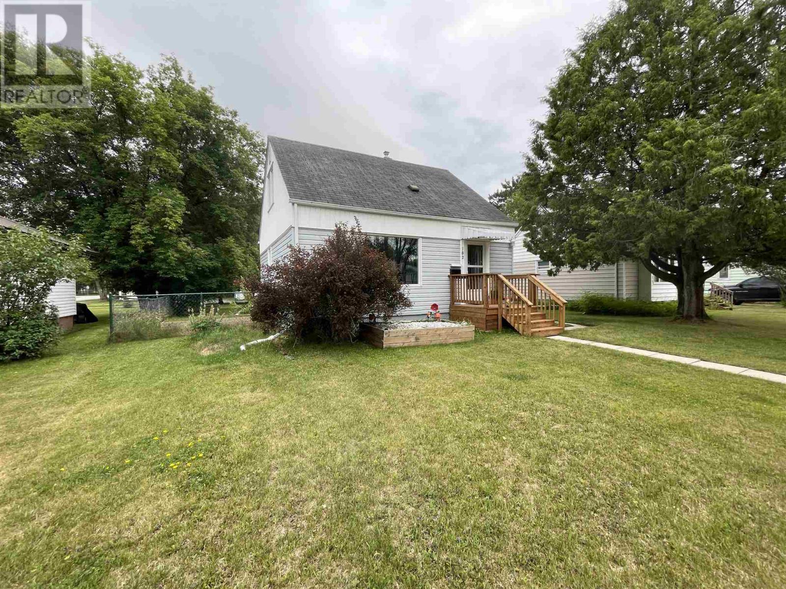 182 St. Charles Street Property Photo 1