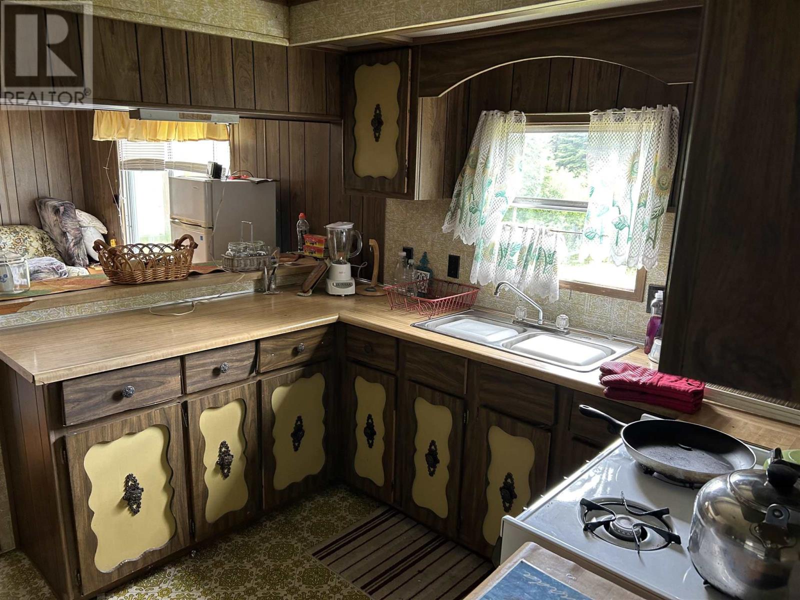 1 Bear Camp Property Photo 4