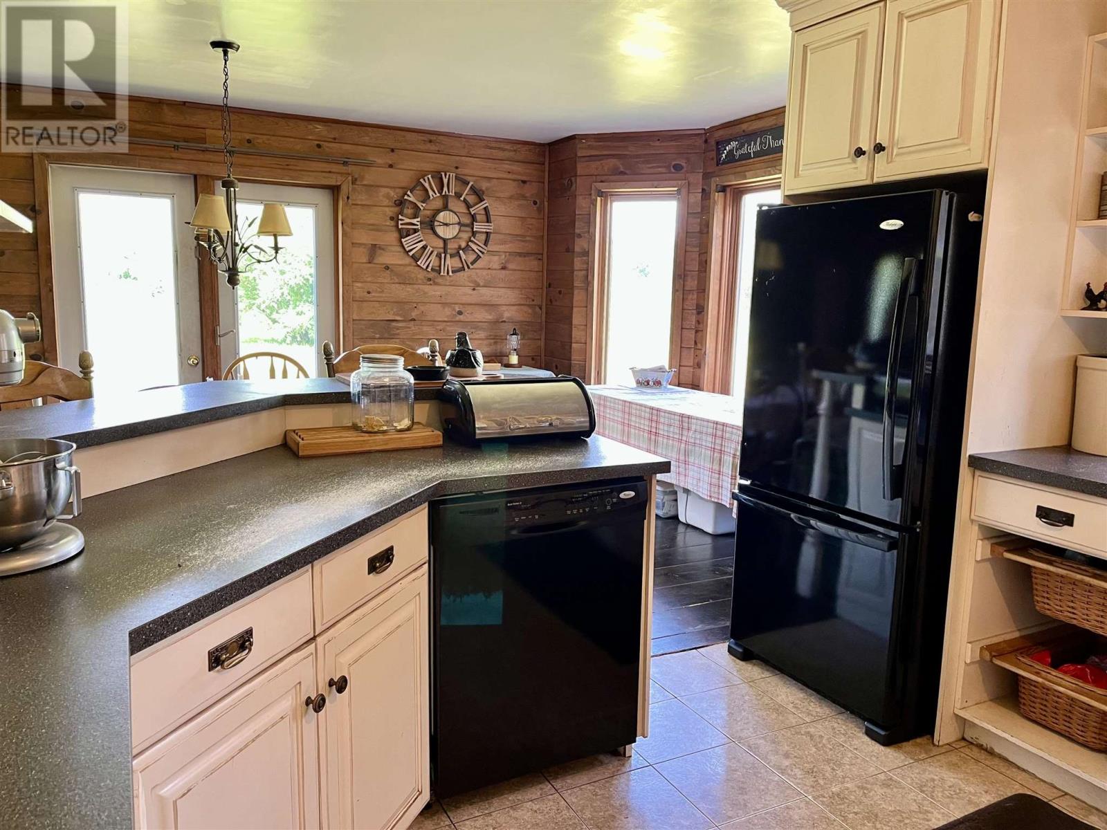 619 Cameron Road Property Photo 9