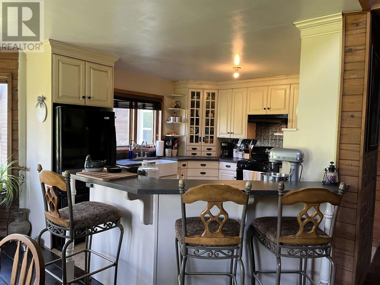 619 Cameron Road Property Photo 10