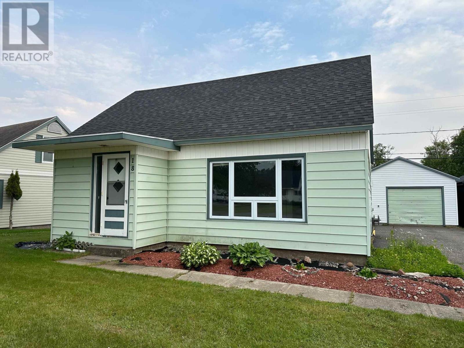 18 Elizabeth Ave Property Photo 1