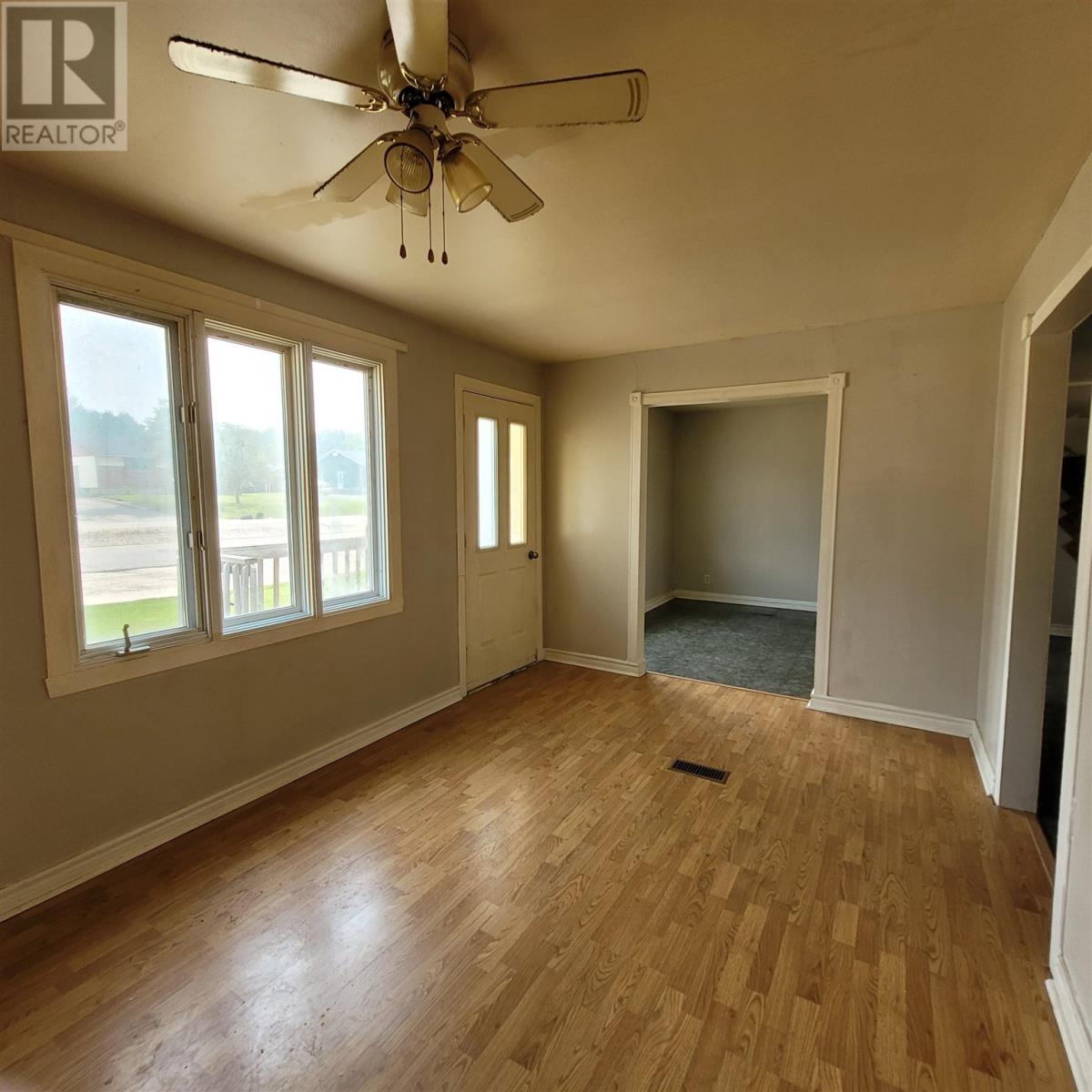 59 Manitou Road W Property Photo 5