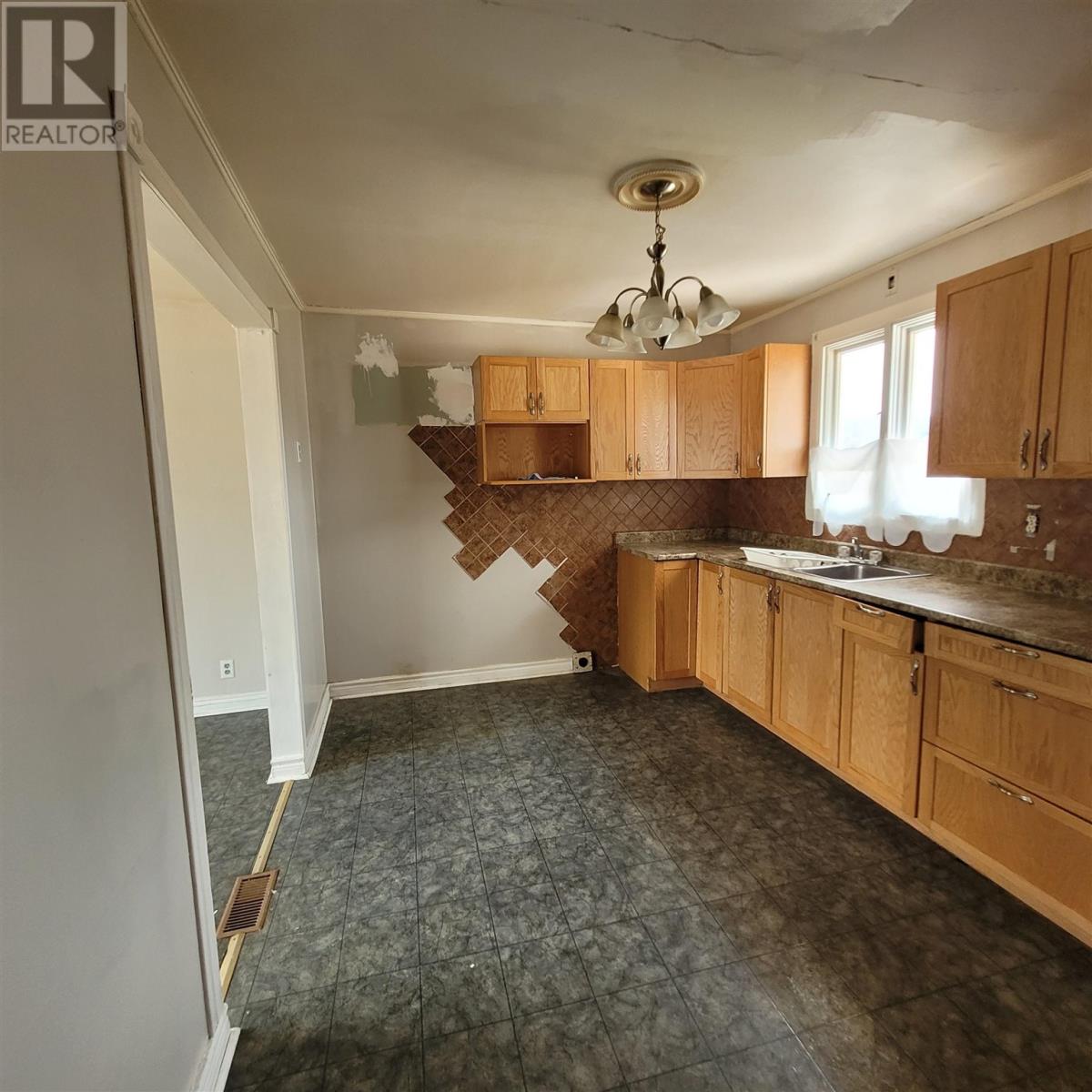 59 Manitou Road W Property Photo 9