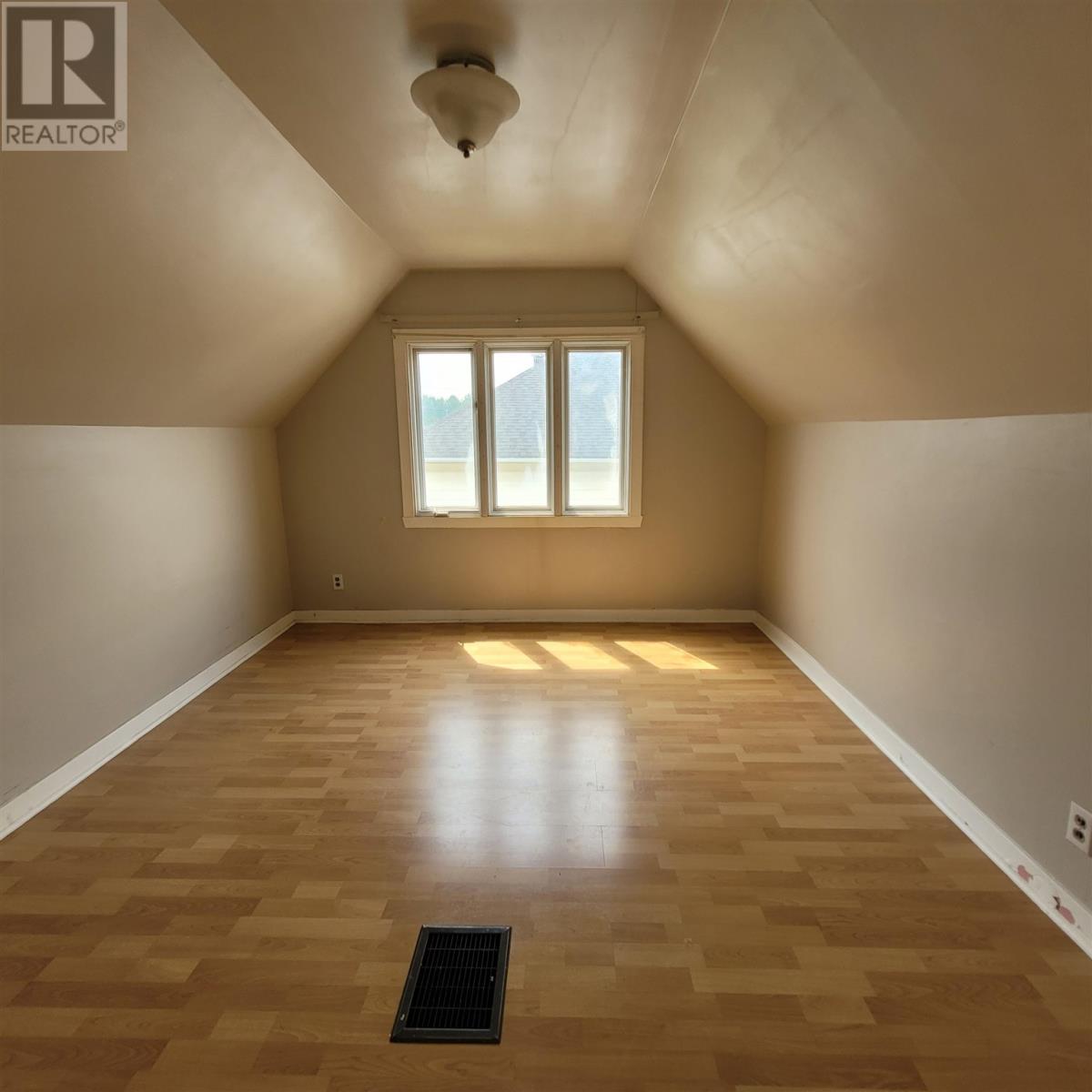 59 Manitou Road W Property Photo 16