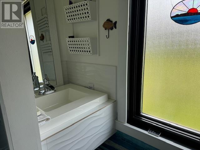 327 Calvert Rd Property Photo 12