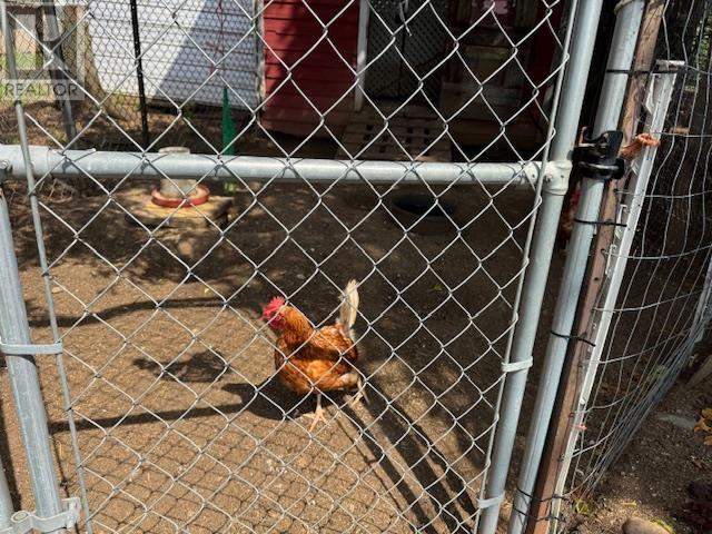 327 Calvert Rd Property Photo 38