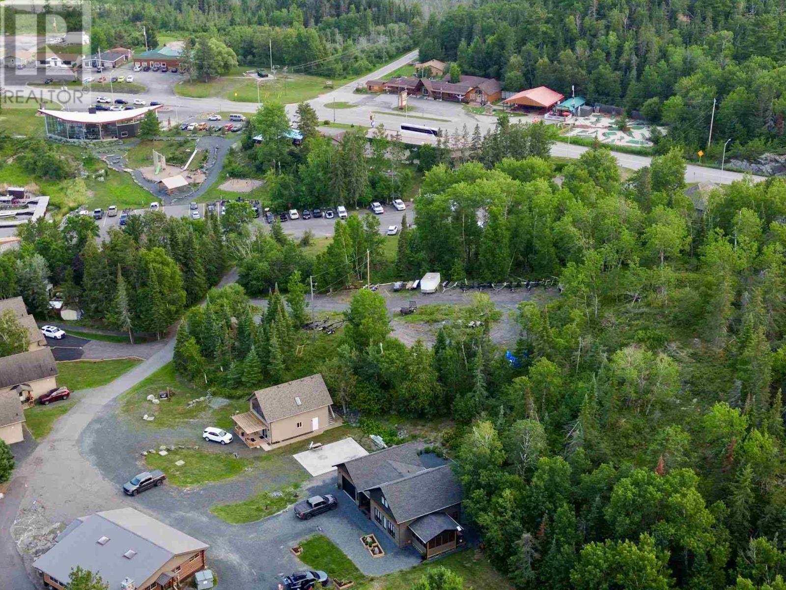 16 Au Lac Retreats Crescent, Lake Of The Woods Property Photo 6