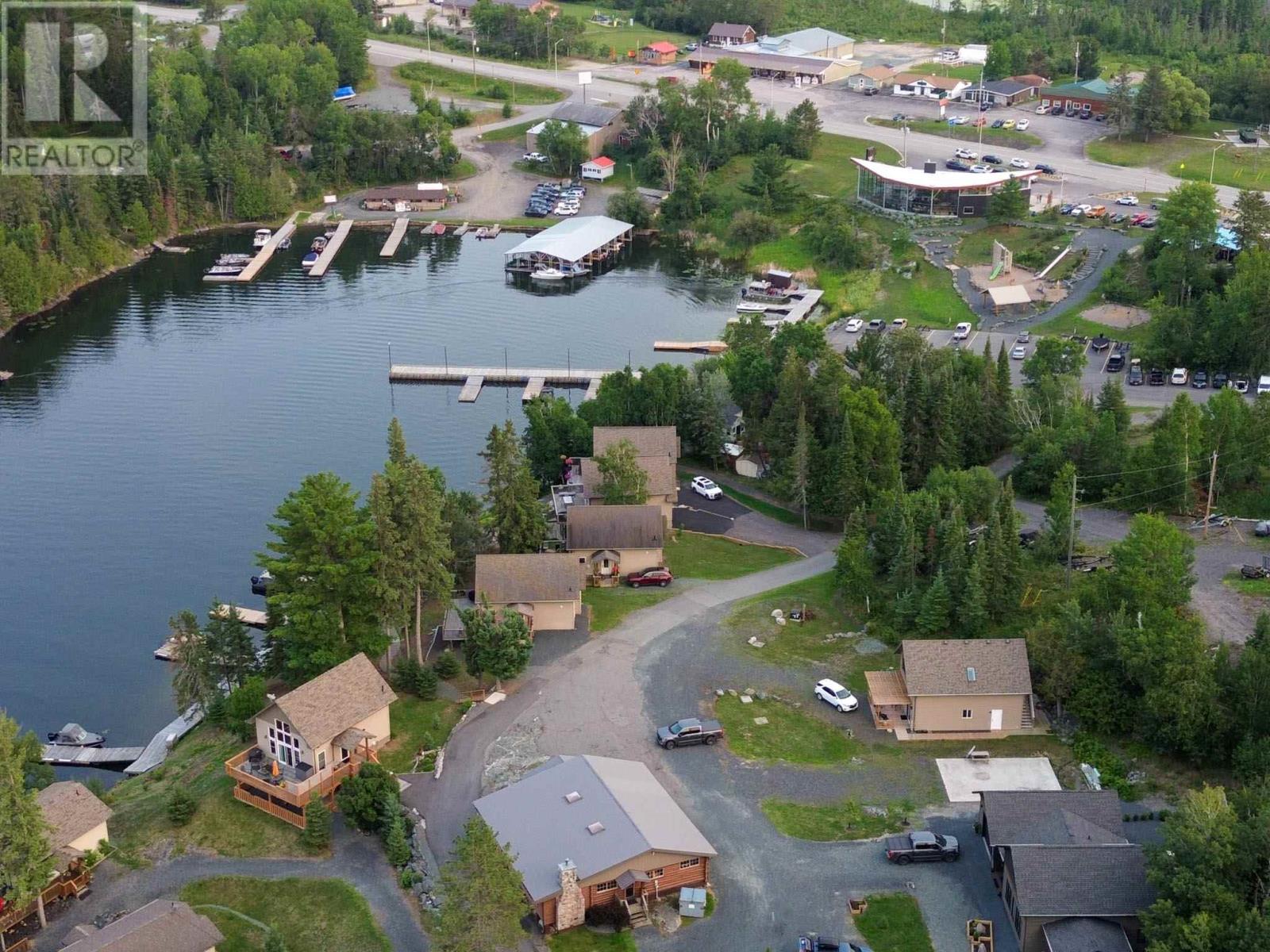 16 Au Lac Retreats Crescent, Lake Of The Woods Property Photo 16