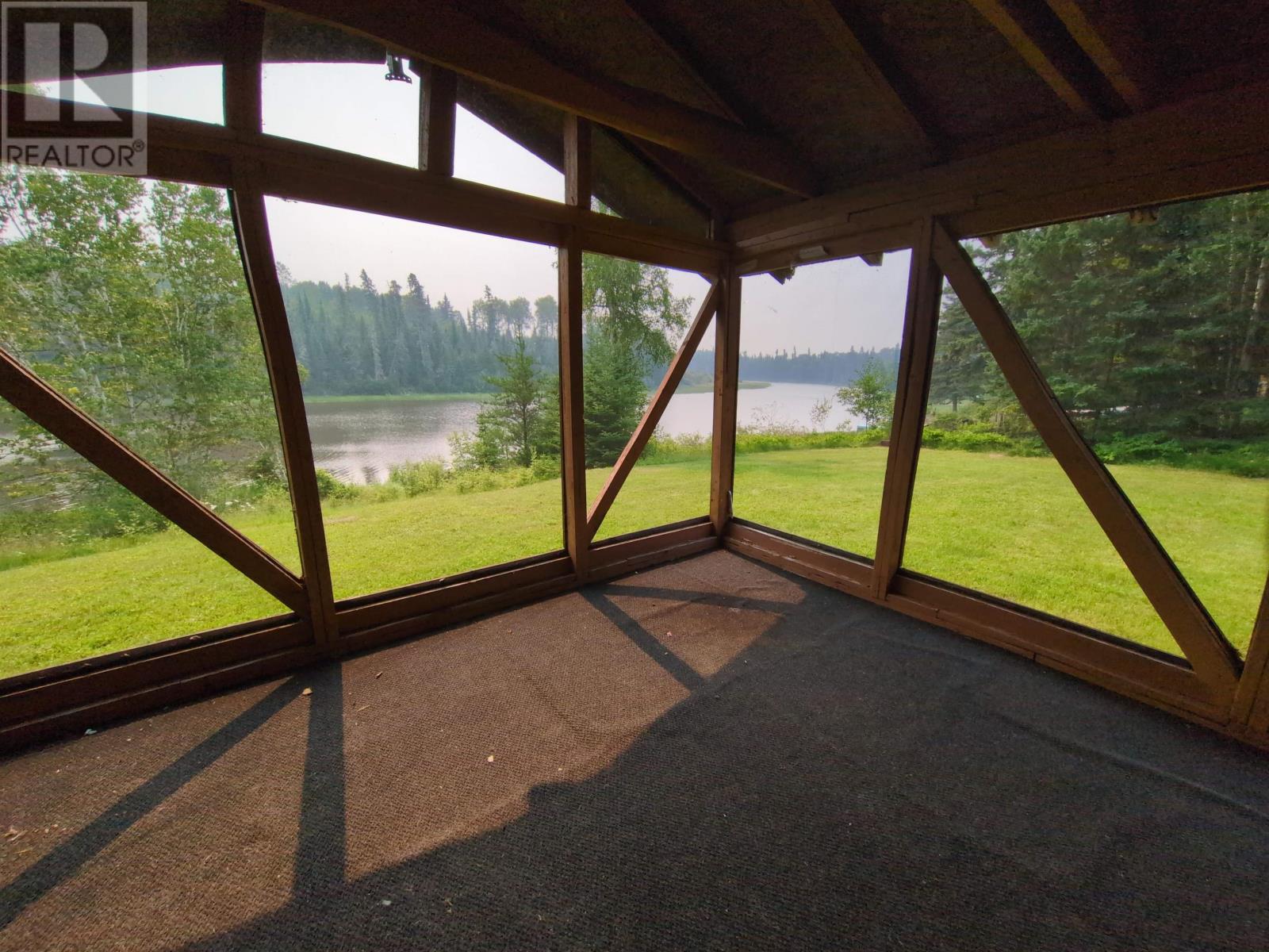 6 The River Rd Property Photo 3