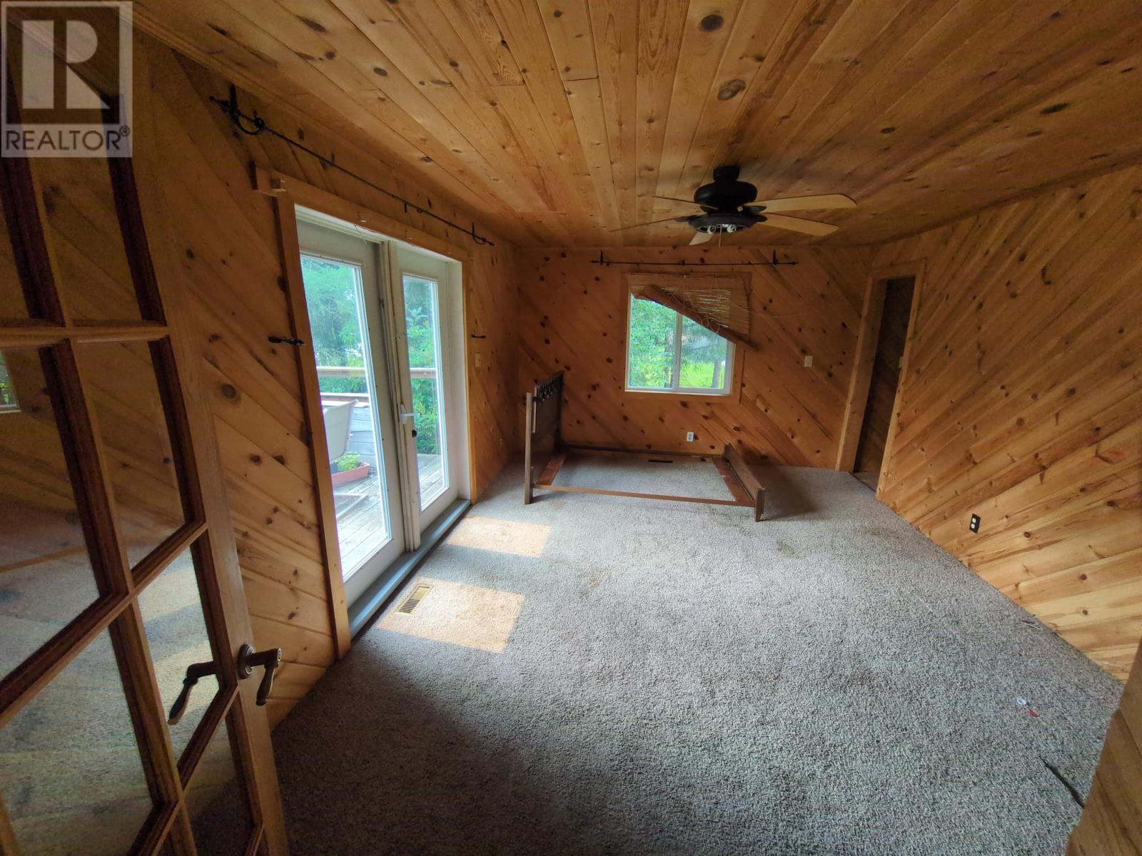 6 The River Rd Property Photo 13