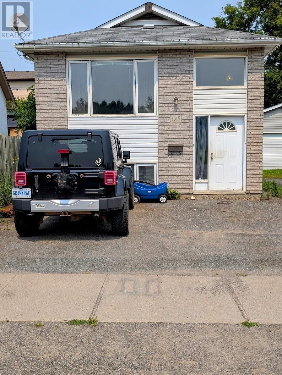 1615 Gore St W Property Photo 1