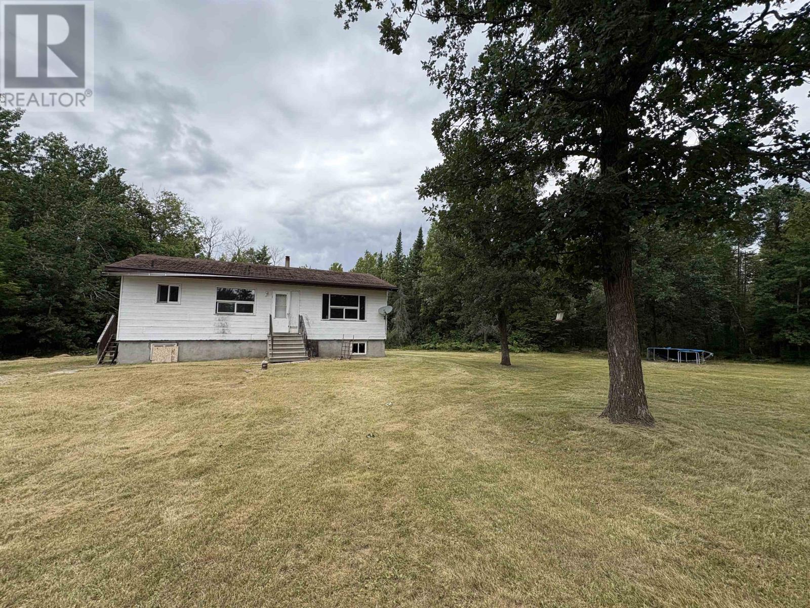 9805 621 Hwy Property Photo 1