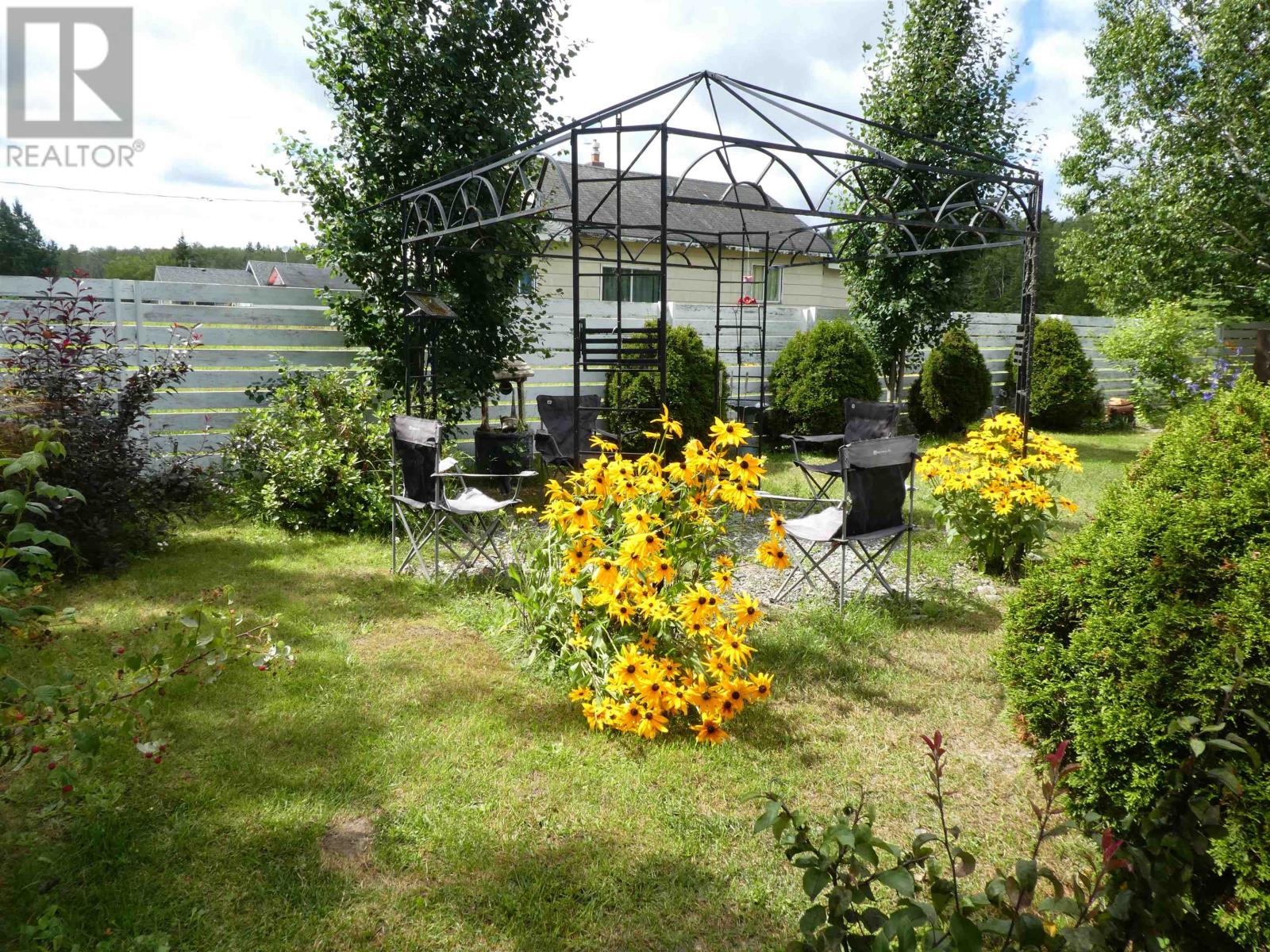 337 Garnet Dr Property Photo 8