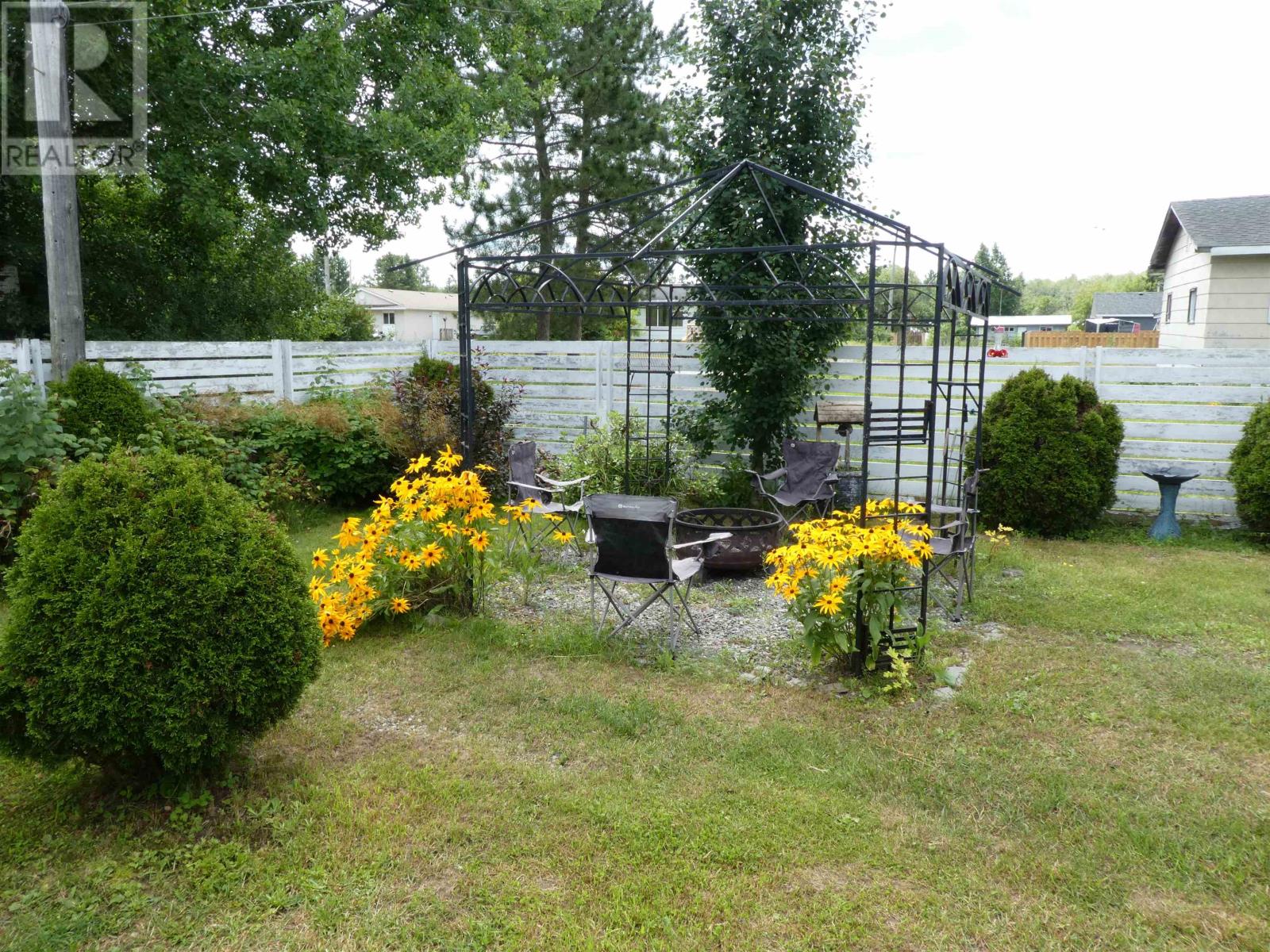 337 Garnet Dr Property Photo 9