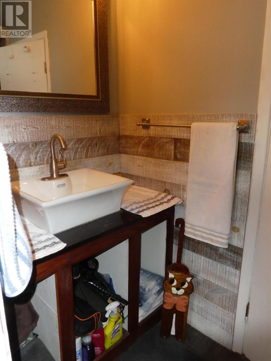 337 Garnet Dr Property Photo 24