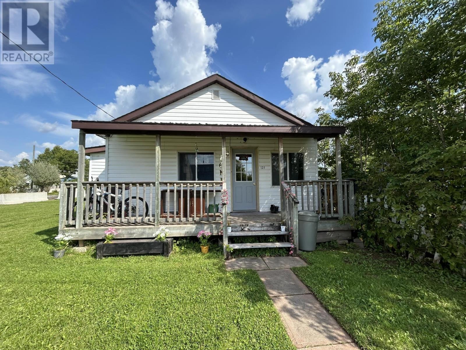 131 Burns St Property Photo 1