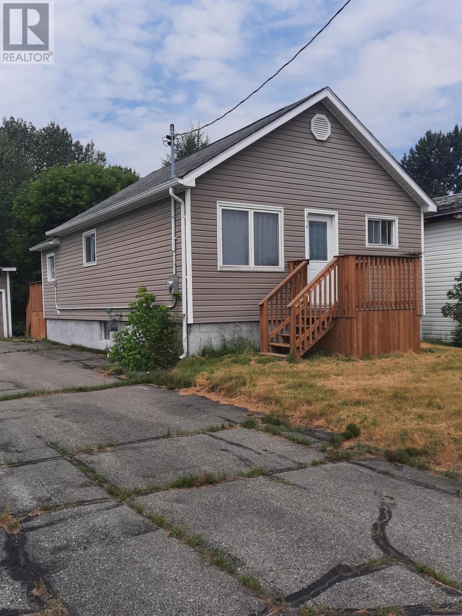 First St E Property Photo 3