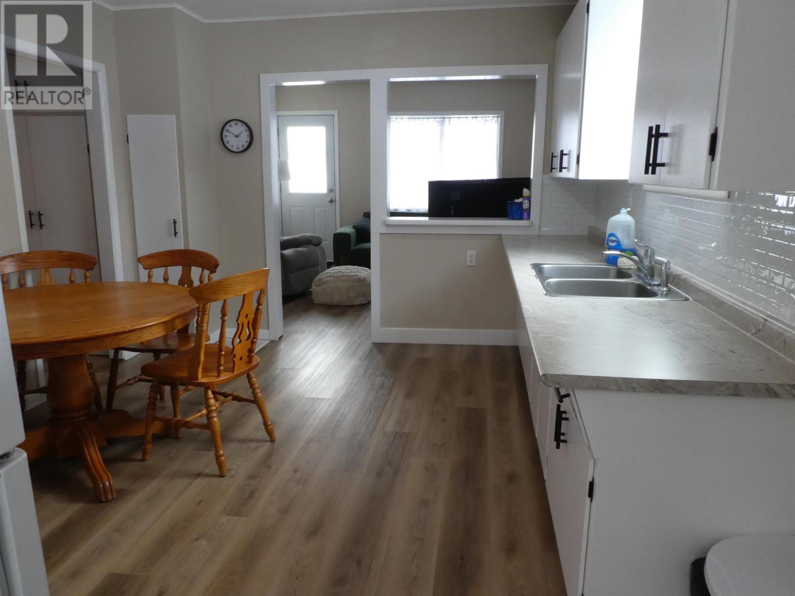 First St E Property Photo 8