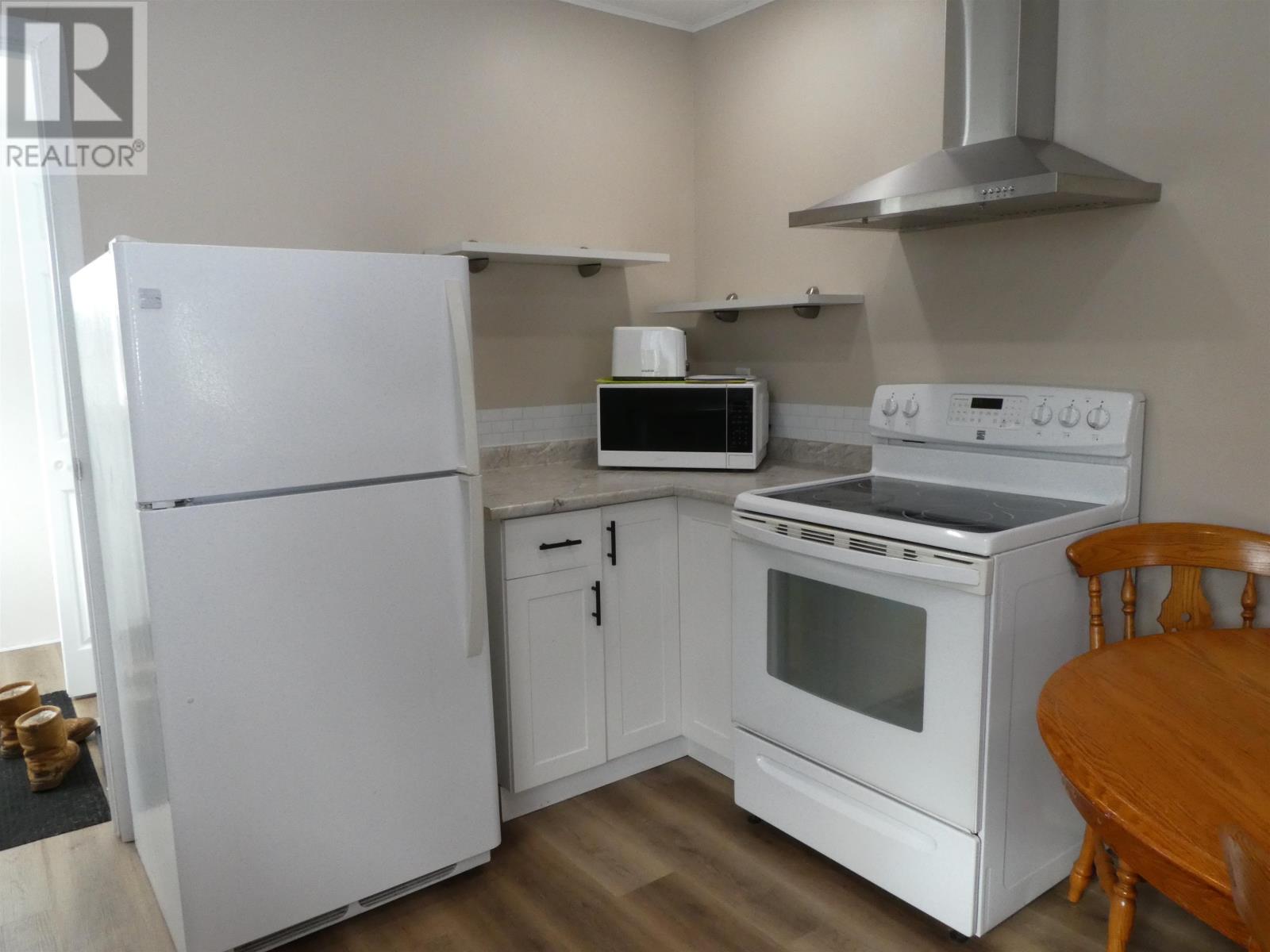 First St E Property Photo 9