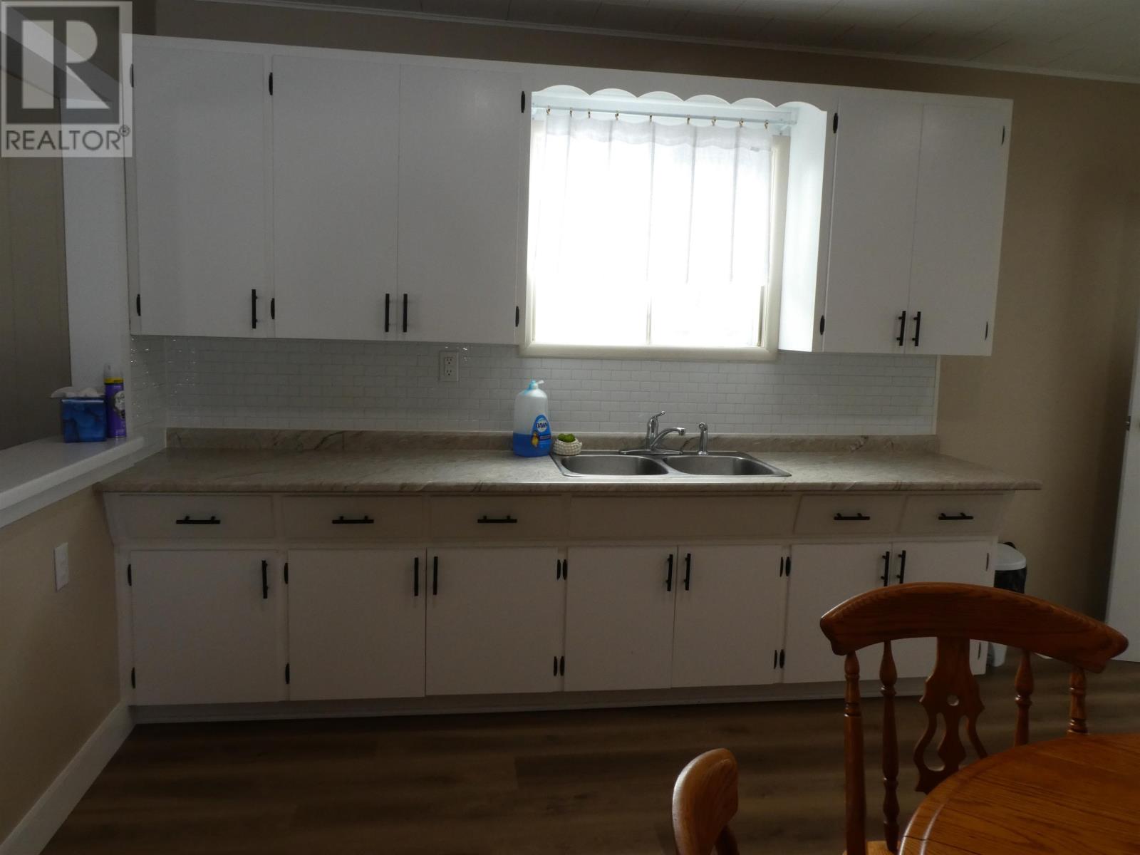 First St E Property Photo 11