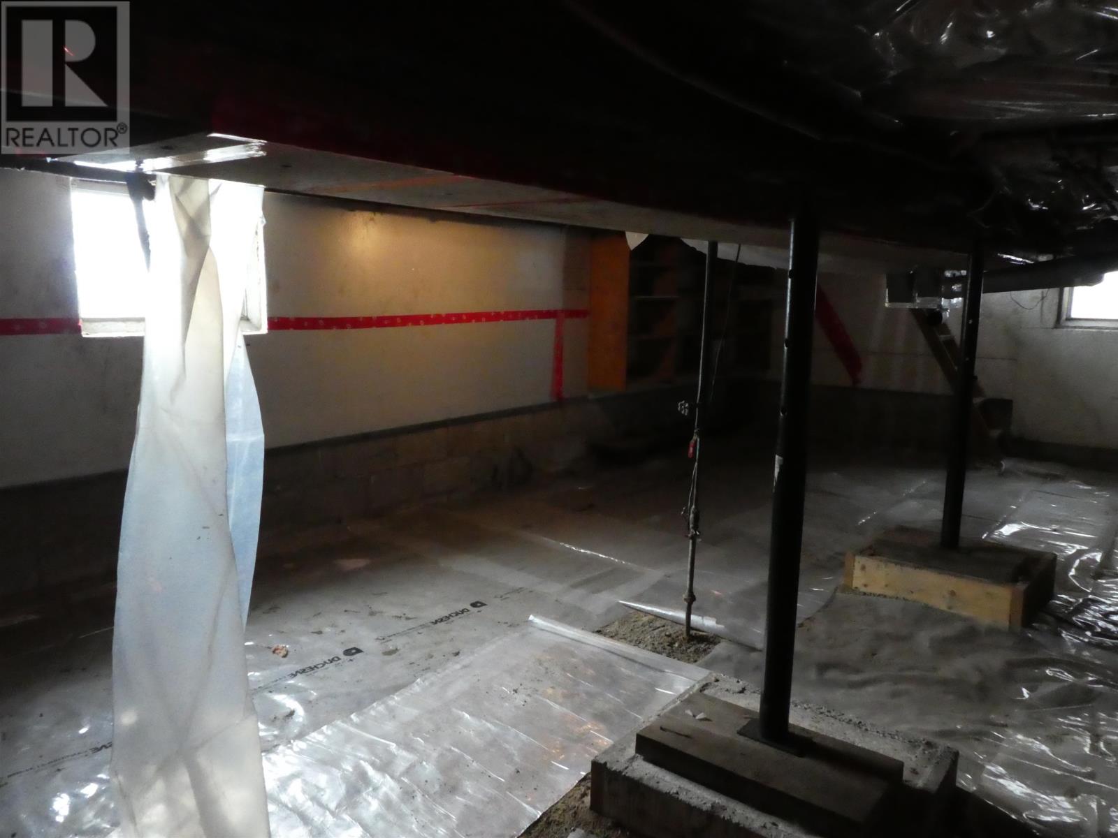 First St E Property Photo 25