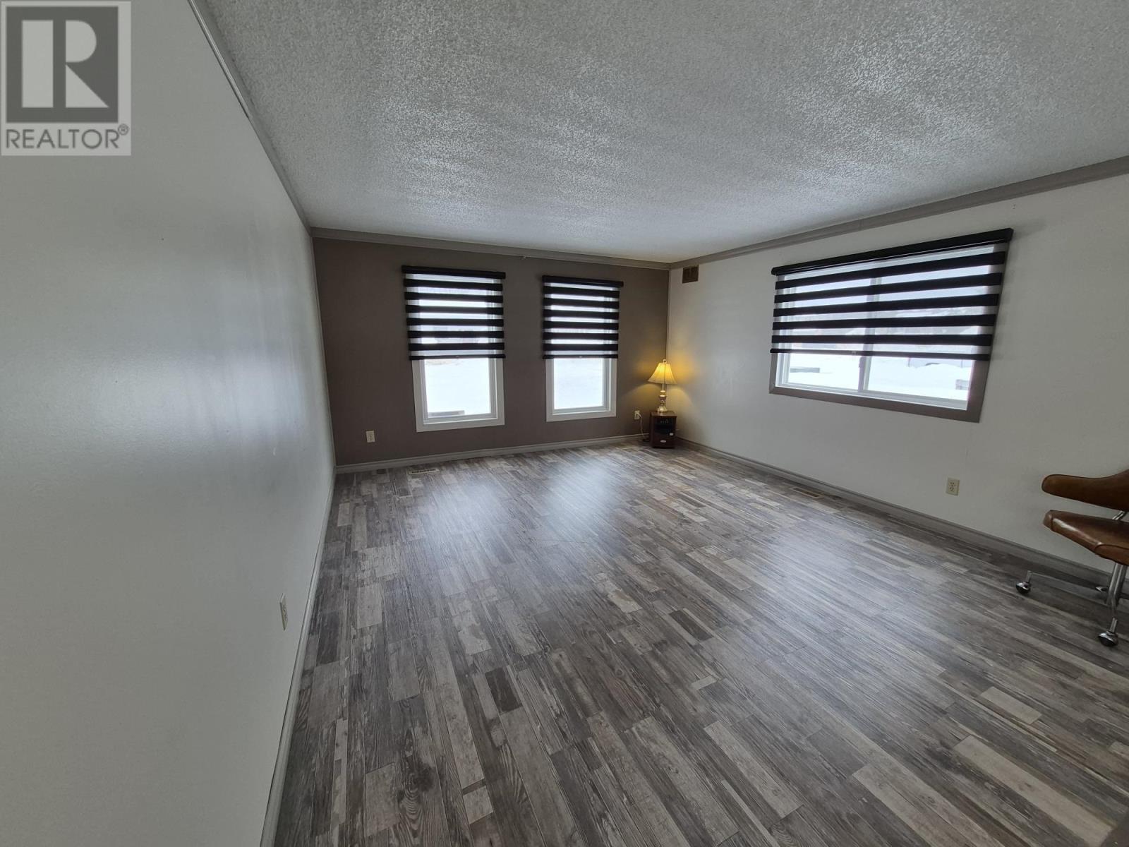 66 Jackson Crescent Property Photo 6