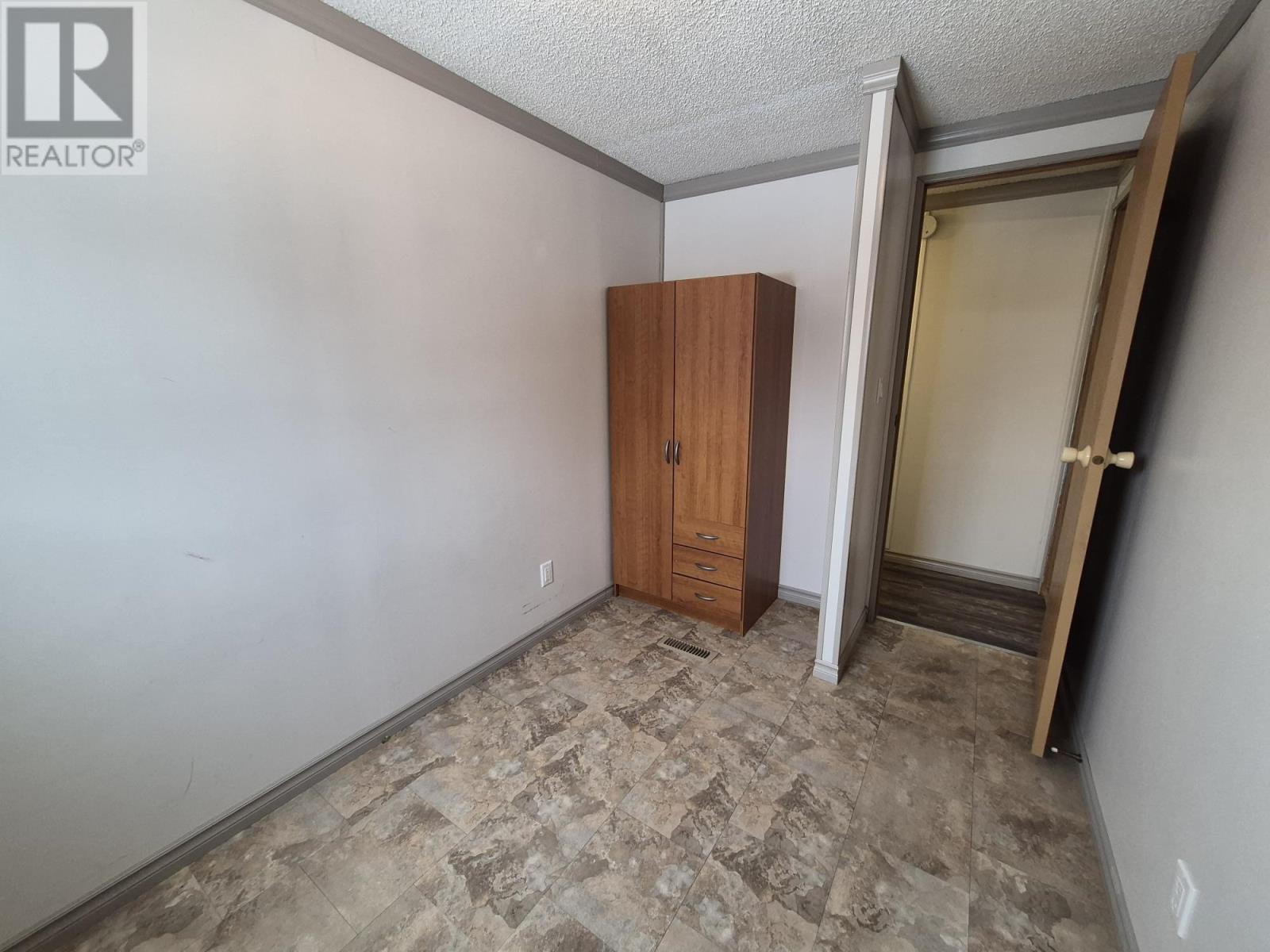 66 Jackson Crescent Property Photo 34