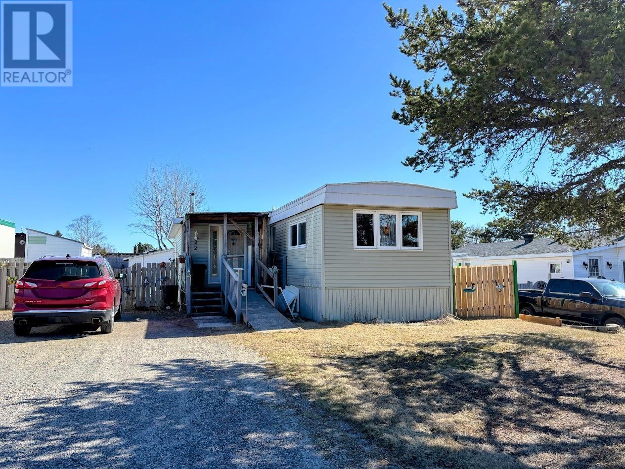 22 Jackson CRES Property Photo 1