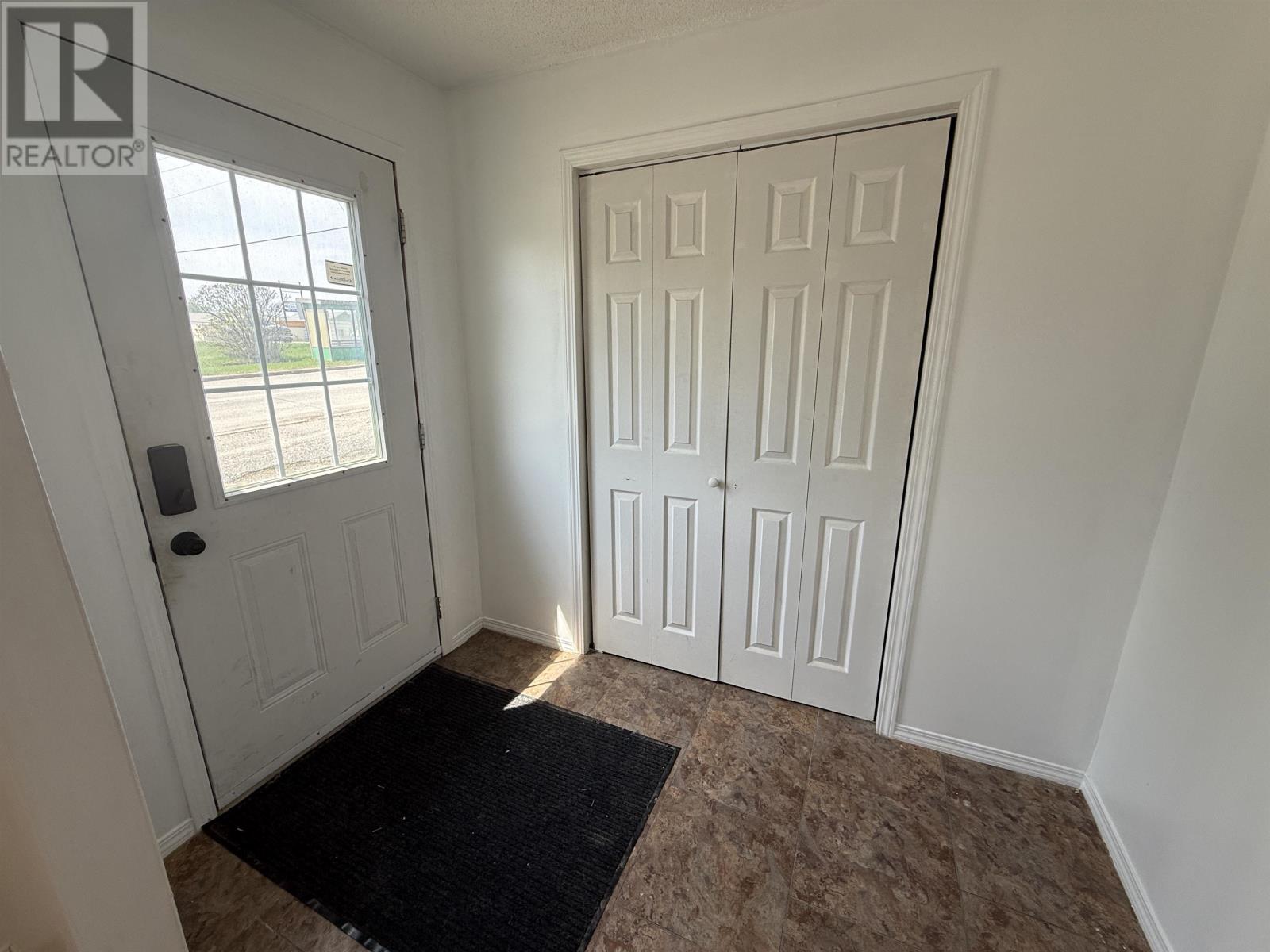165 Third St Property Photo 3