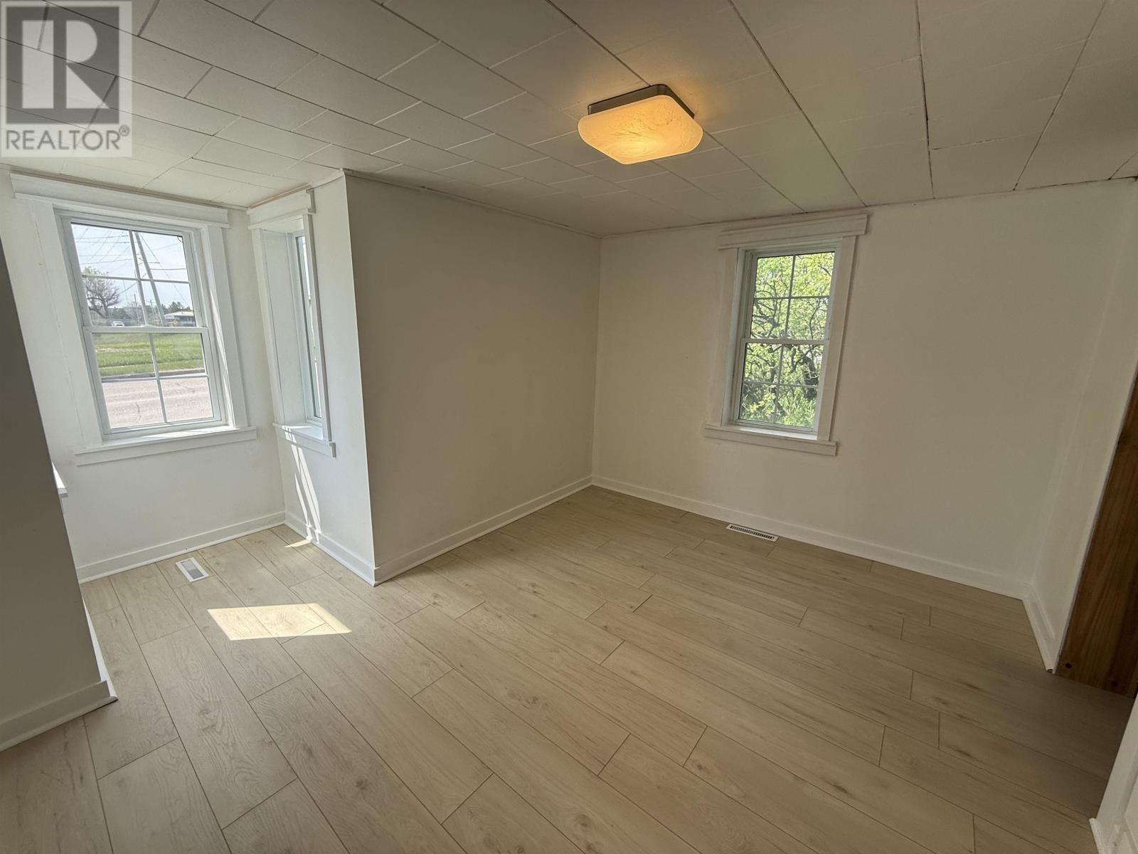 165 Third St Property Photo 11