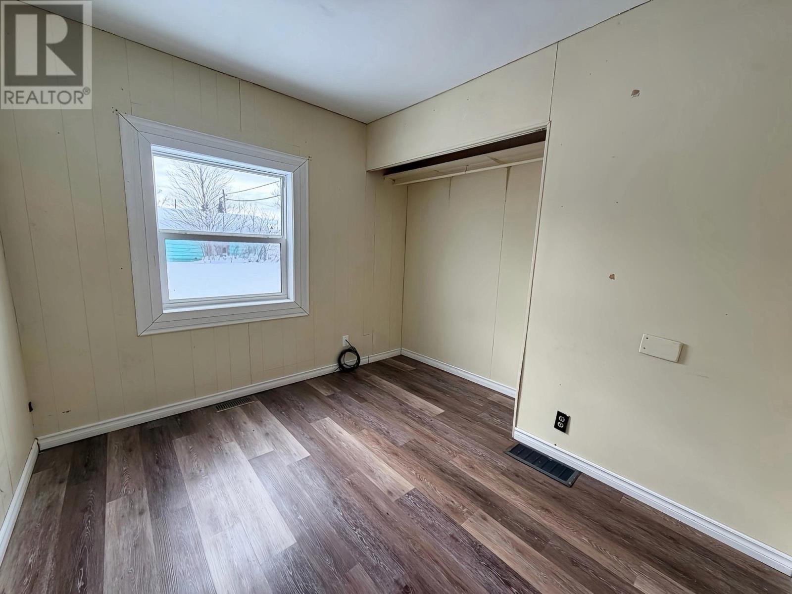 107 Beamish Ave E Property Photo 10