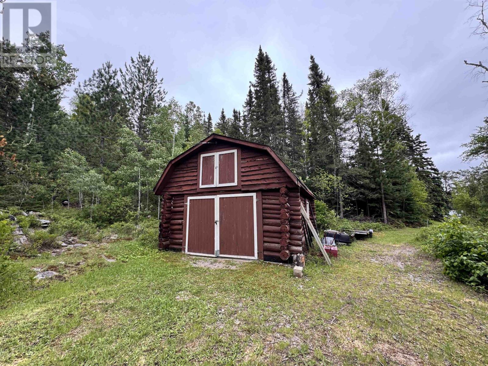 26 Cliff Lk Property Photo 8