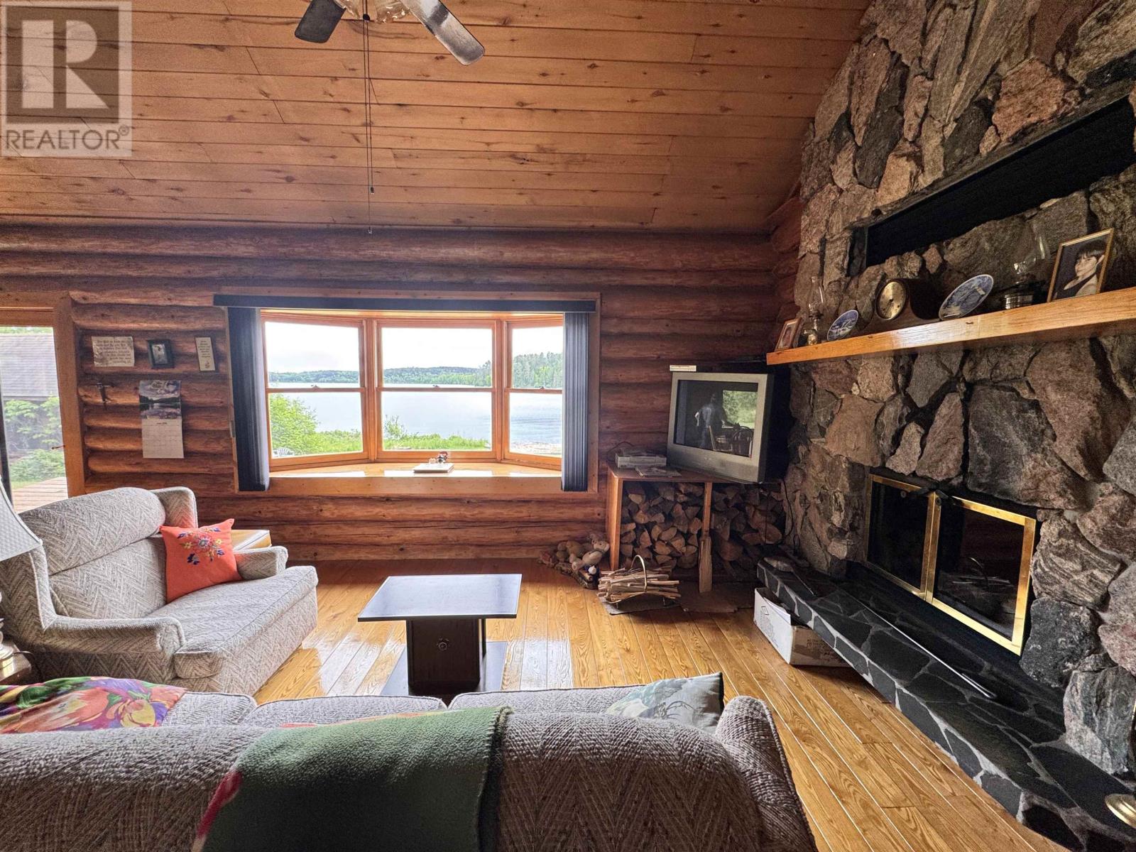 26 Cliff Lk Property Photo 16