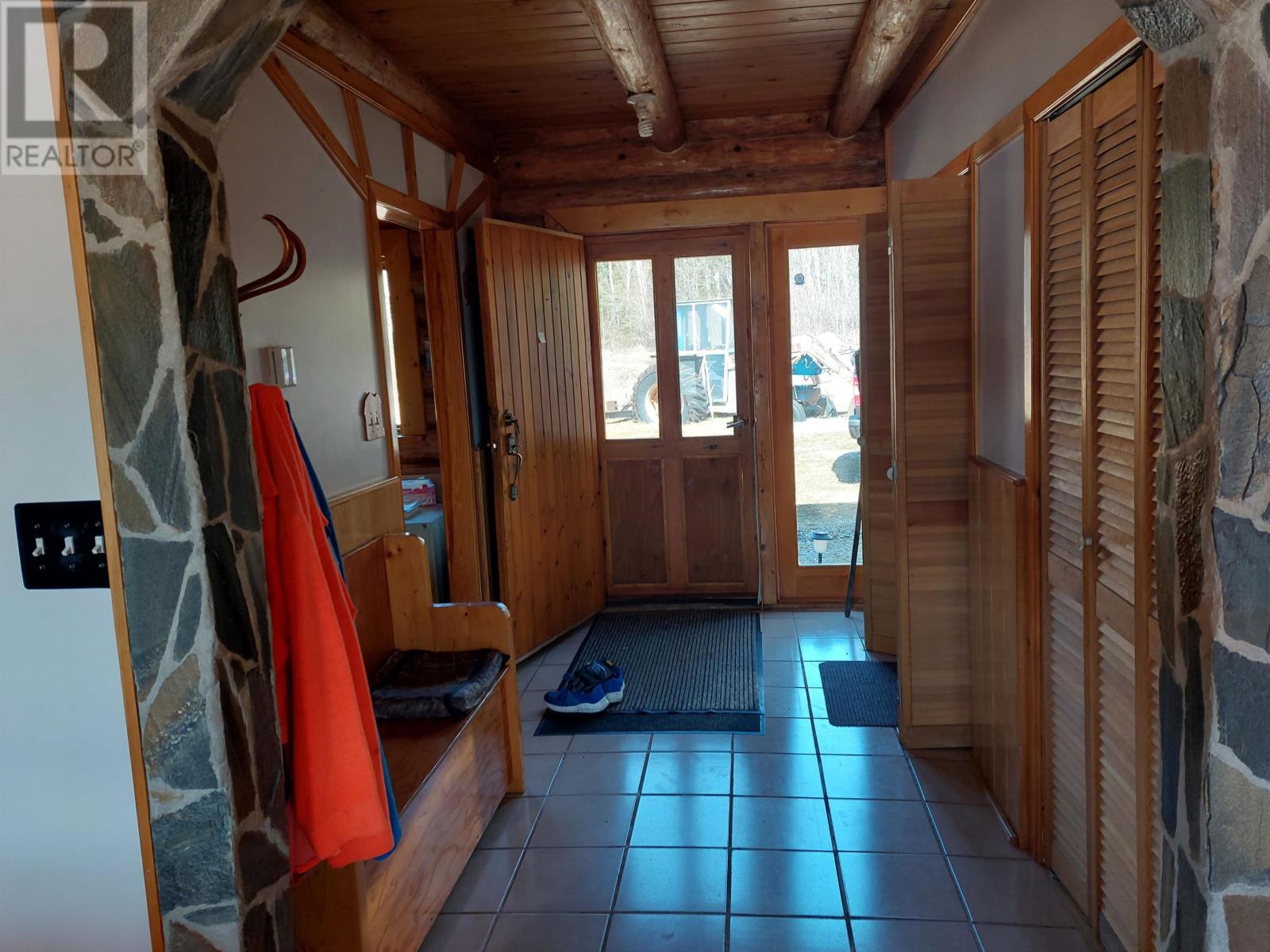 26 Cliff Lk Property Photo 24